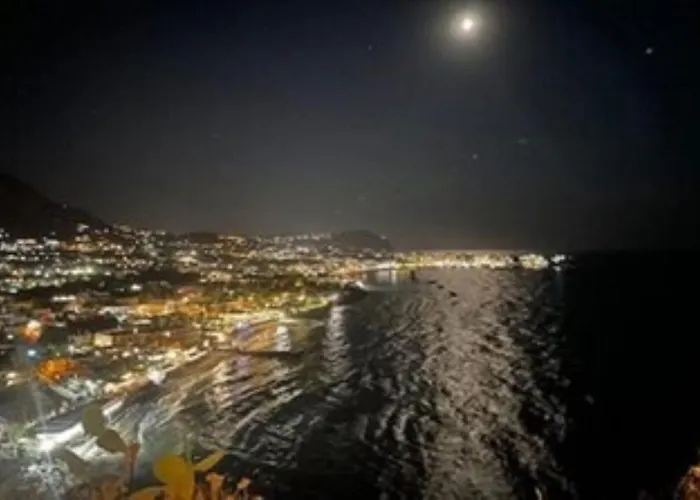 Ischia-forio-punta Caruso-la Grille Du Coq-villa 4 Il Prezzo Della E Riferito All'intero Con Il Limite Delle Persone Previste N 6 Lacco Ameno (Isola d'Ischia)